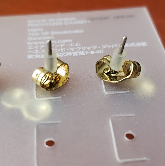 Cherry stud earrings with gold stems - Picture 2 of 2